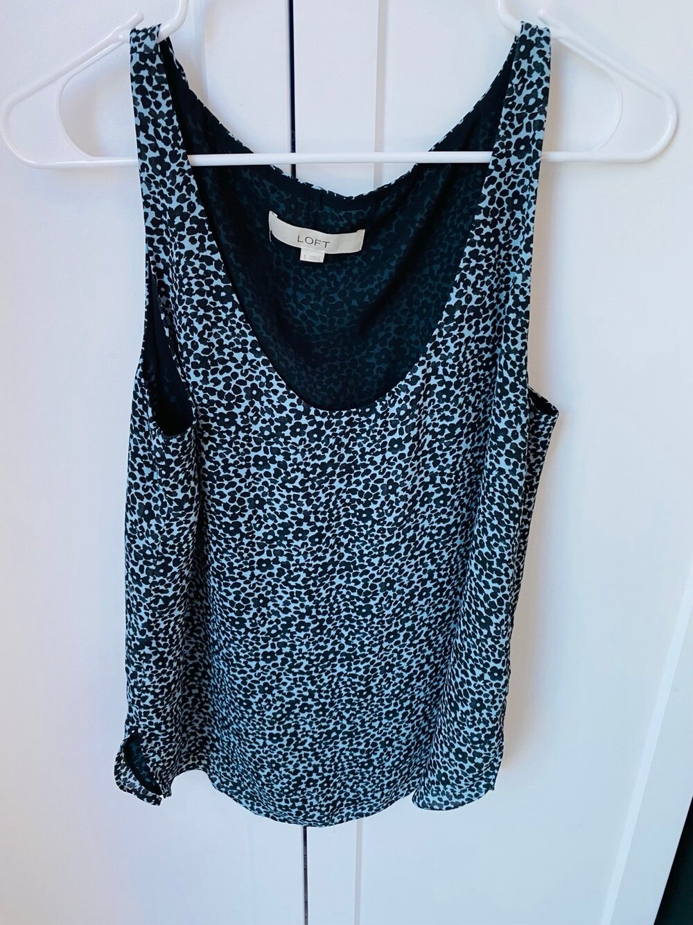 LOFT small Women's Black & White blue Animal Print Tank Top